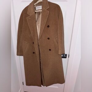 Aritzia slouch coat size S tan camel & wool coat